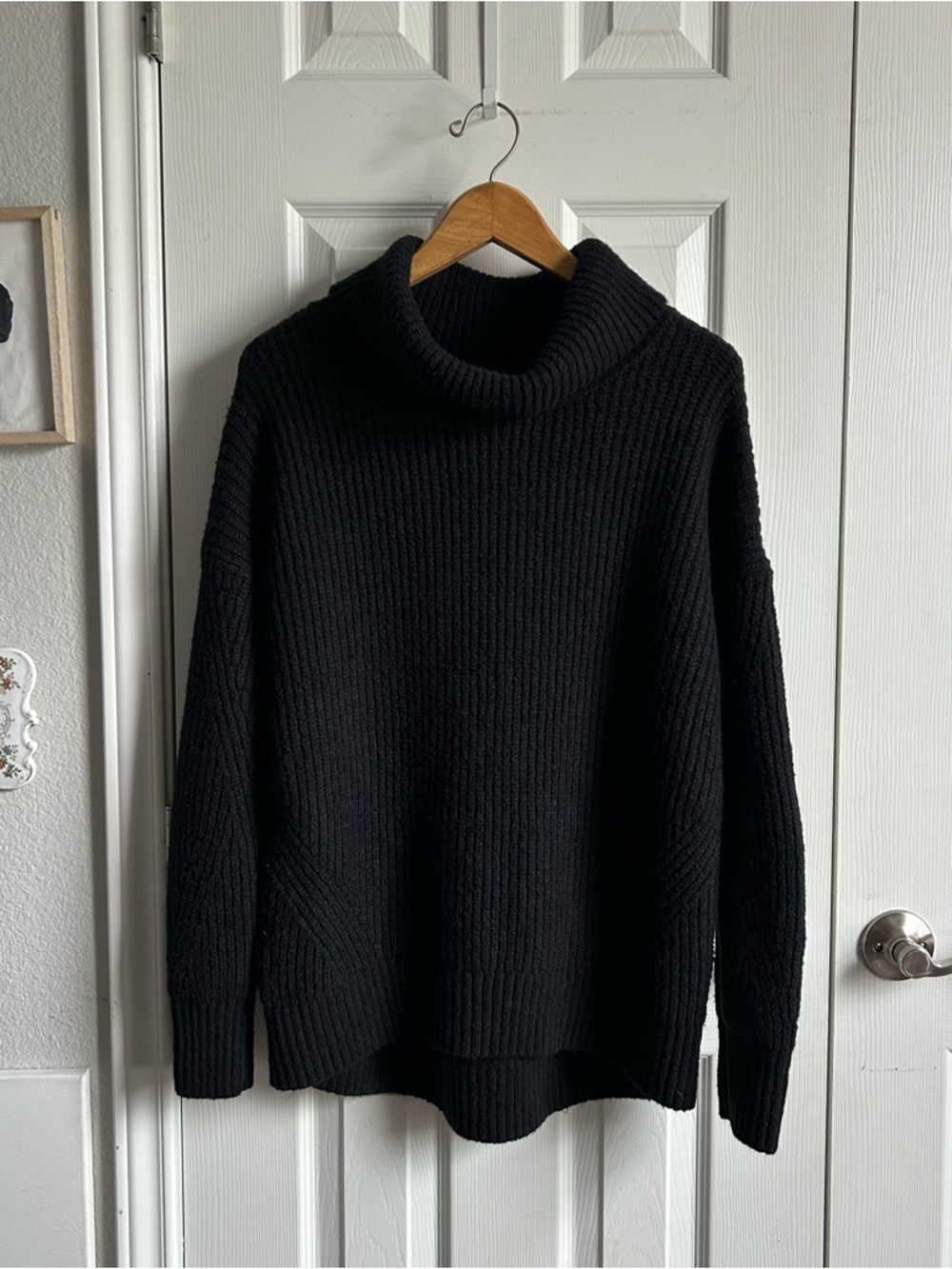 Old Navy black chunky knit cowl turtleneck ribbed sweater